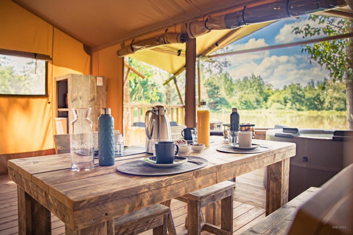 Tente Lodge Jacuzzi Privatif En Pleine Nature Thiel-sur-Acolin Екстериор снимка