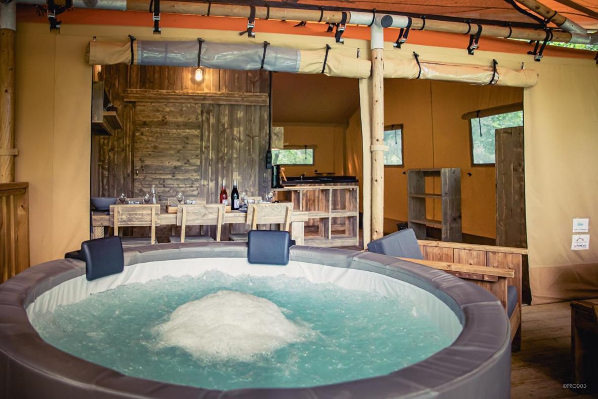 Tente Lodge Jacuzzi Privatif En Pleine Nature Thiel-sur-Acolin Екстериор снимка
