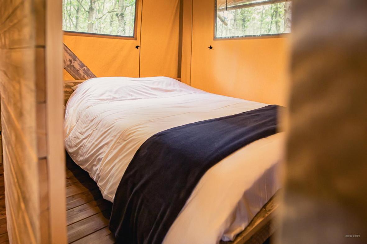 Tente Lodge Jacuzzi Privatif En Pleine Nature Thiel-sur-Acolin Екстериор снимка